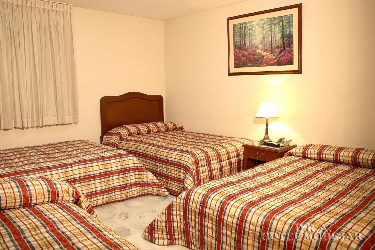Hotel Mudejar Кали Екстериор снимка
